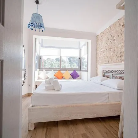 Hotel Lunas *