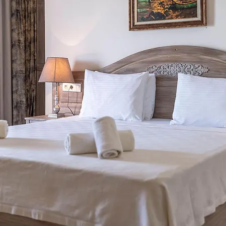 Hotel Lunas *