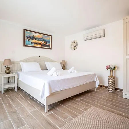 Lunas Hotel