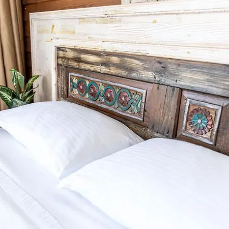 Hotel Lunas