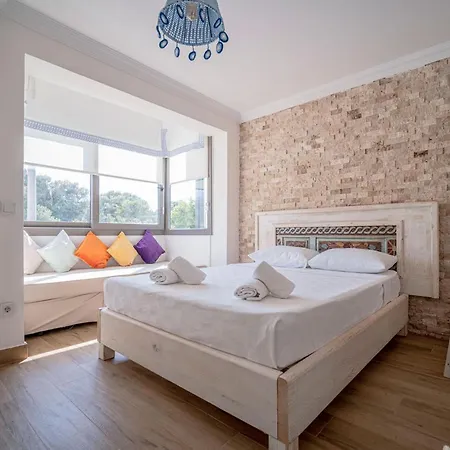 Hotel Lunas