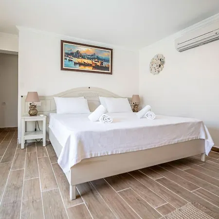 Lunas Alaçatı