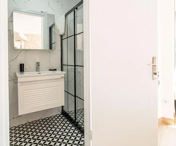 ホテル Lunas アラカティ