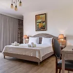 Hotel Lunas